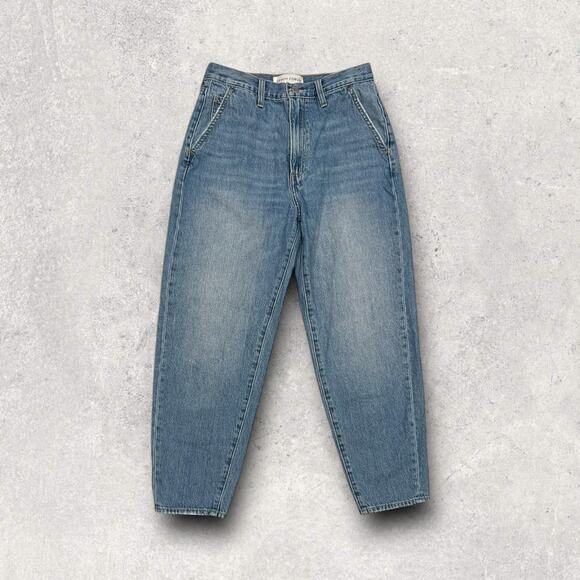 ★ Denim Forum High-Waisted Light Wash Relaxed Fit Jeans ★ - Picture 7 of 7